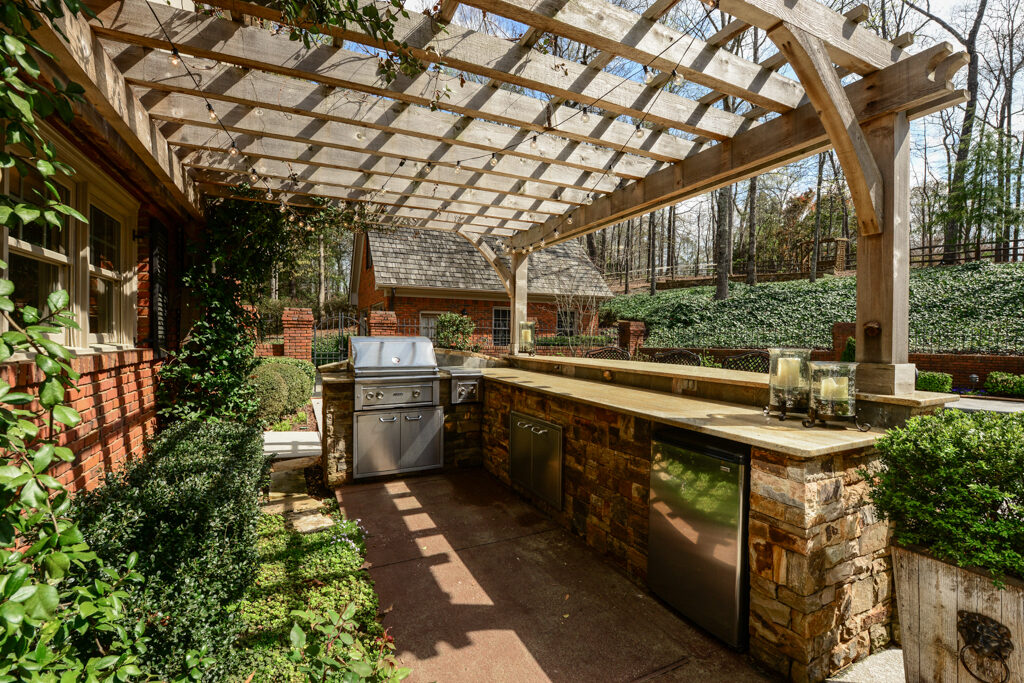 Sandy Springs Real Estate Listing For Sale - Outdoor Kitchen and Bar